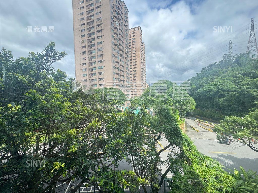瓏山林一層一戶華廈房屋室內格局與周邊環境