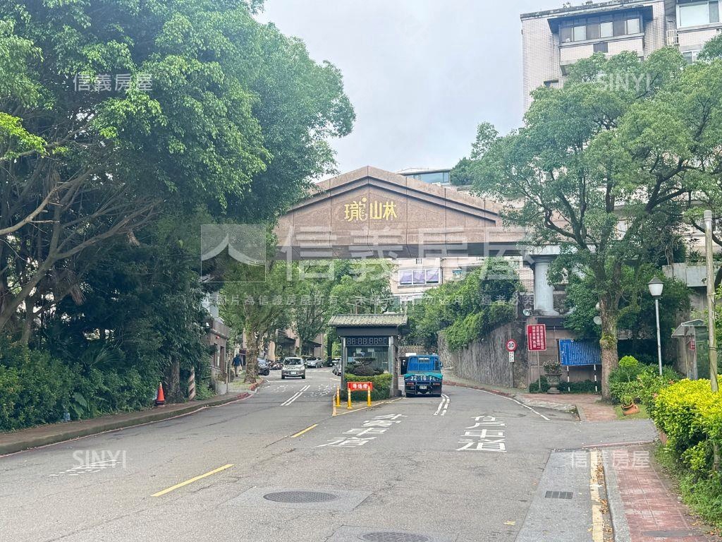 瓏山林一層一戶華廈房屋室內格局與周邊環境