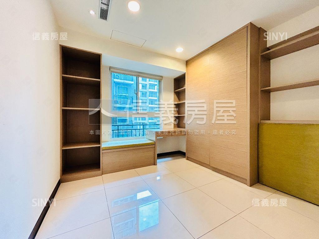 近ＶＯ２麥迪奇大兩房車位房屋室內格局與周邊環境