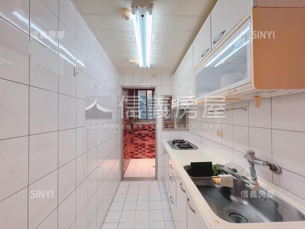 彭福國小青年成家電梯三房房屋室內格局與周邊環境