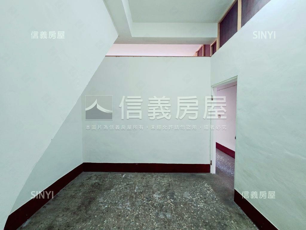 北屯東山商圈臨路透天房屋室內格局與周邊環境