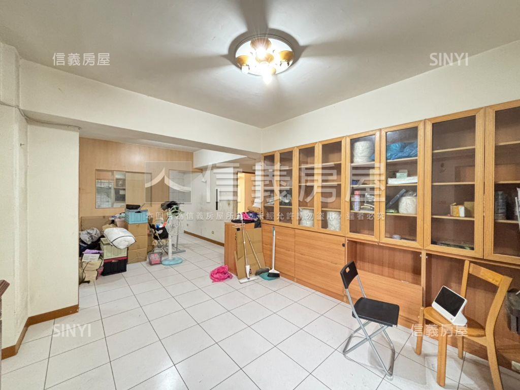 得意捷運低總價三房車位房屋室內格局與周邊環境