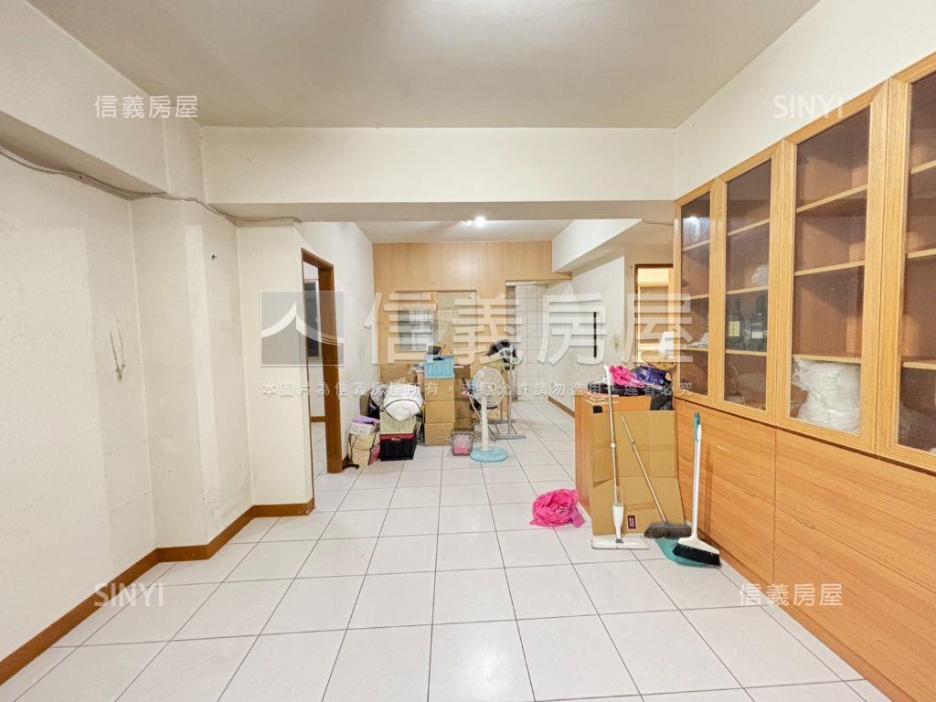 得意捷運低總價三房車位房屋室內格局與周邊環境