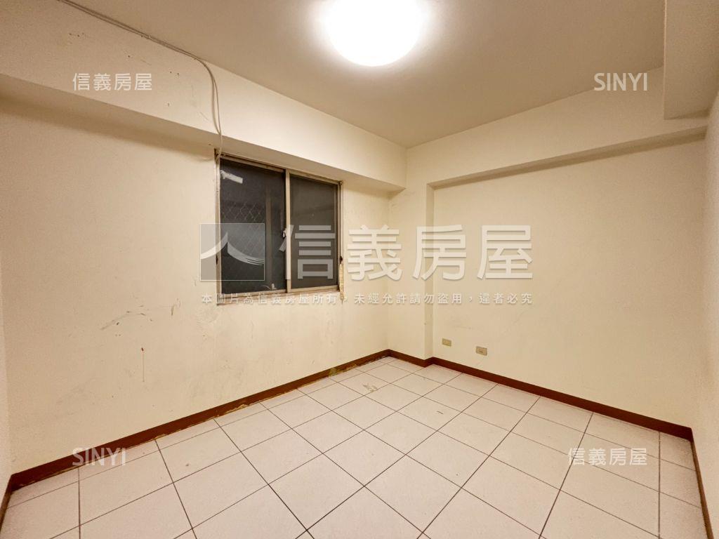 得意捷運低總價三房車位房屋室內格局與周邊環境