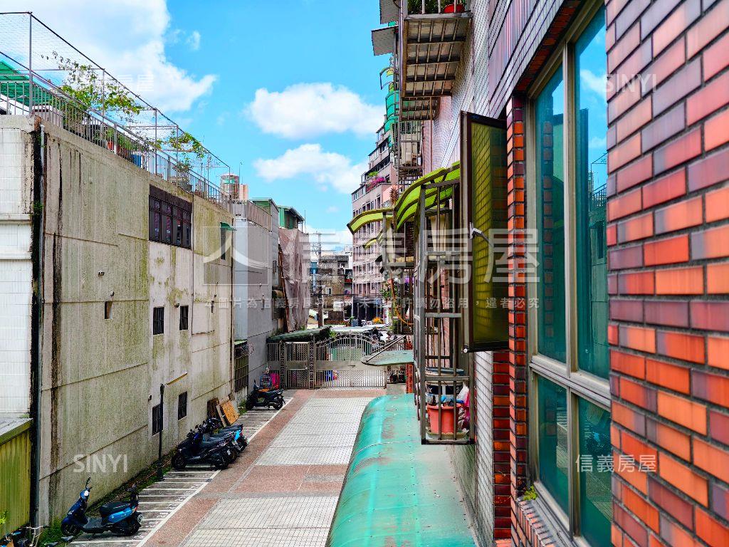 得意捷運低總價三房車位房屋室內格局與周邊環境