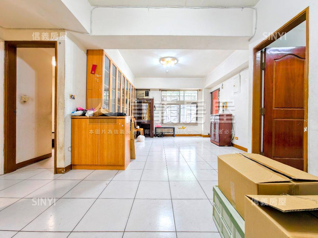 得意捷運低總價三房車位房屋室內格局與周邊環境