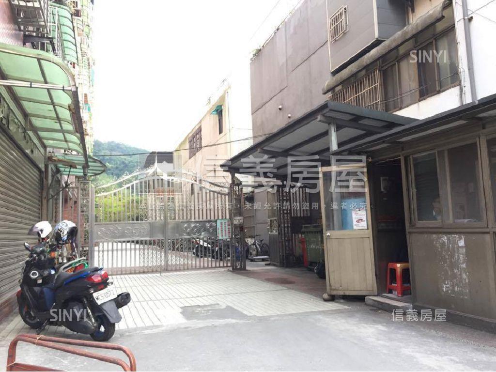 得意捷運低總價三房車位房屋室內格局與周邊環境