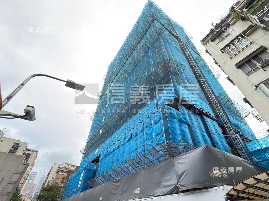 一眼瞬間★鑄慕高樓附車位房屋室內格局與周邊環境