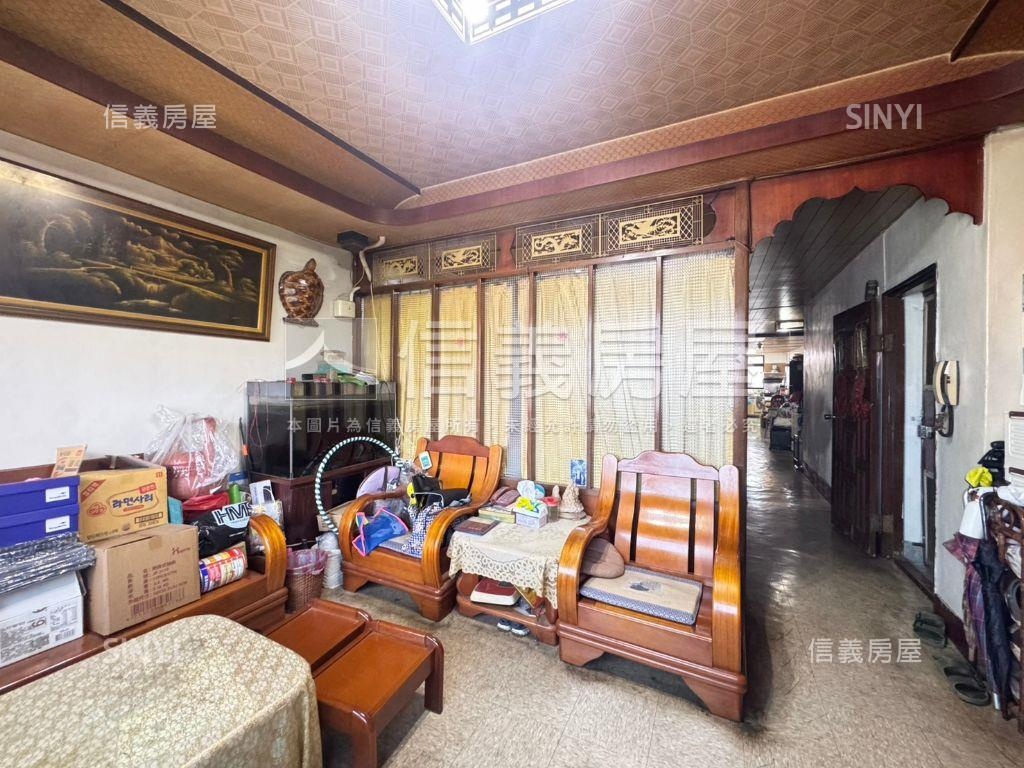 前後採光通風寬敞溫暖。家房屋室內格局與周邊環境