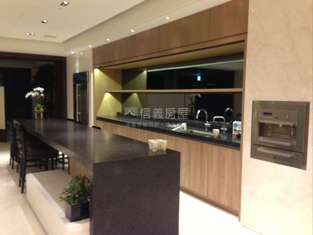 養心殿高樓大器豪邸房屋室內格局與周邊環境