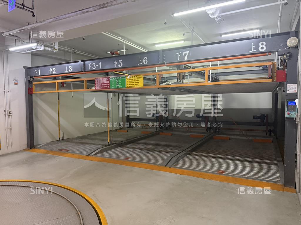 雄商旁輕屋齡質感三房車位房屋室內格局與周邊環境