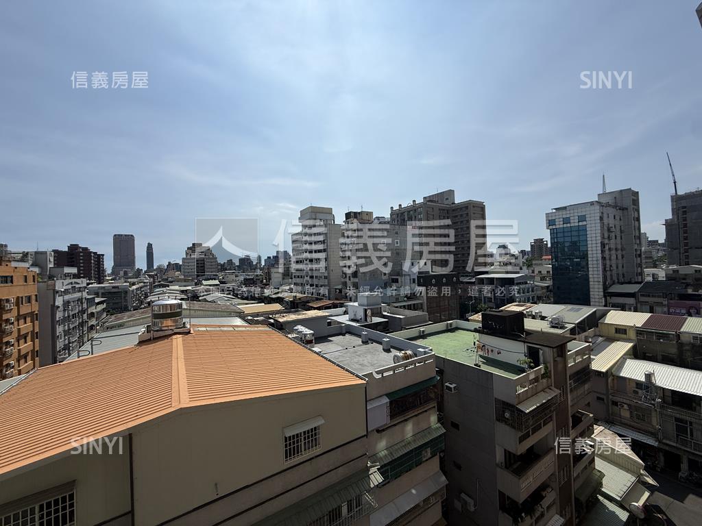 雄商旁輕屋齡質感三房車位房屋室內格局與周邊環境
