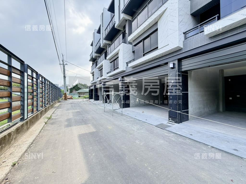 東松大鉅臨路電梯別墅房屋室內格局與周邊環境