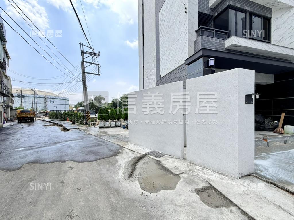 東松大鉅臨路電梯別墅房屋室內格局與周邊環境