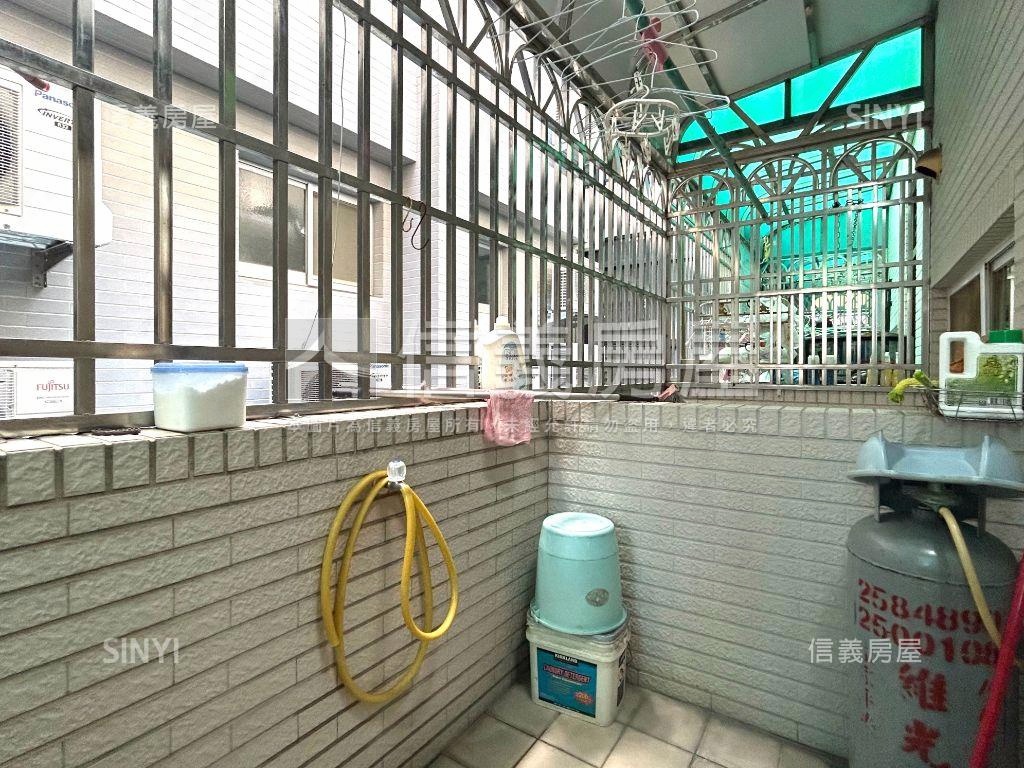鄭仔寮｜公園旁典雅雙車墅房屋室內格局與周邊環境