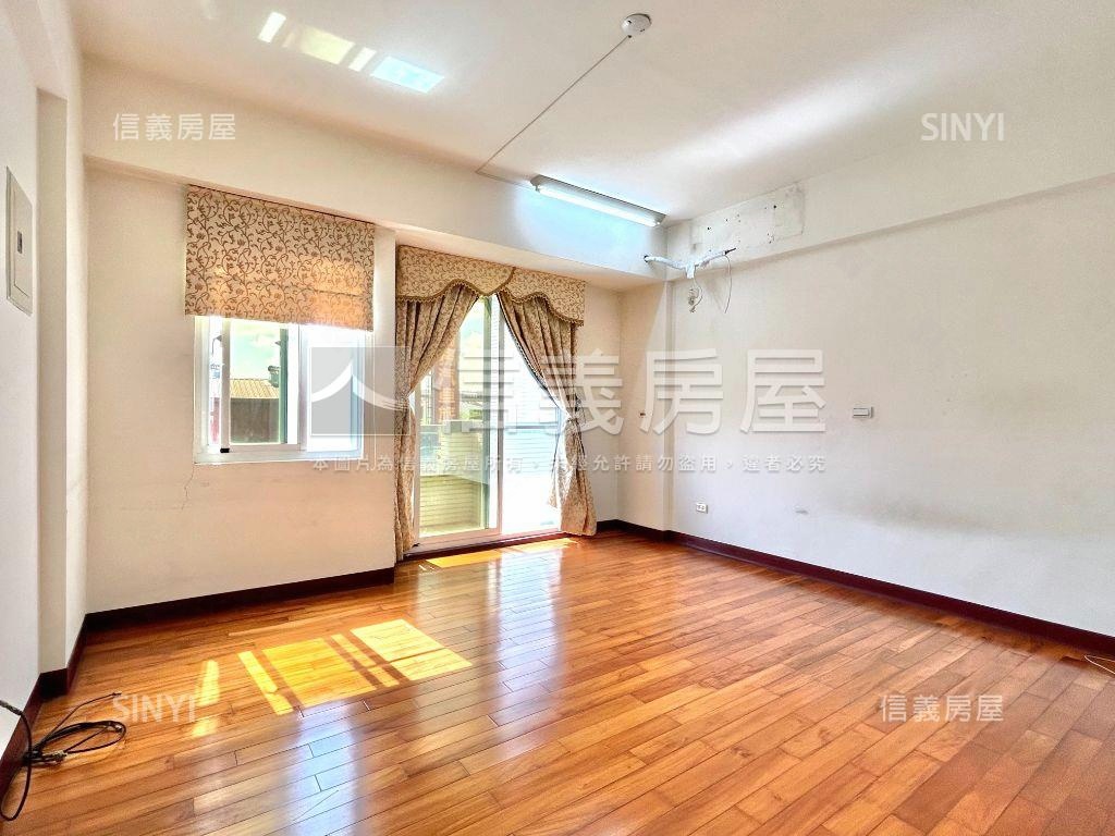 鄭仔寮｜公園旁典雅雙車墅房屋室內格局與周邊環境