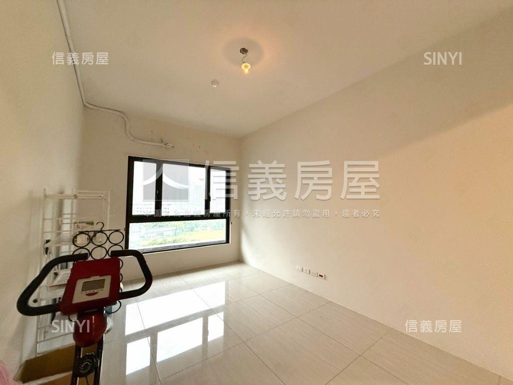 公園琚三房雙車位公園景觀房屋室內格局與周邊環境