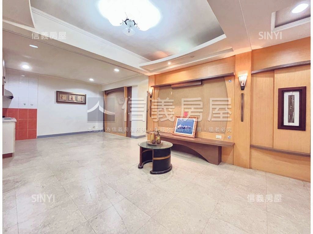 巨蛋成家三面採光大三房房屋室內格局與周邊環境