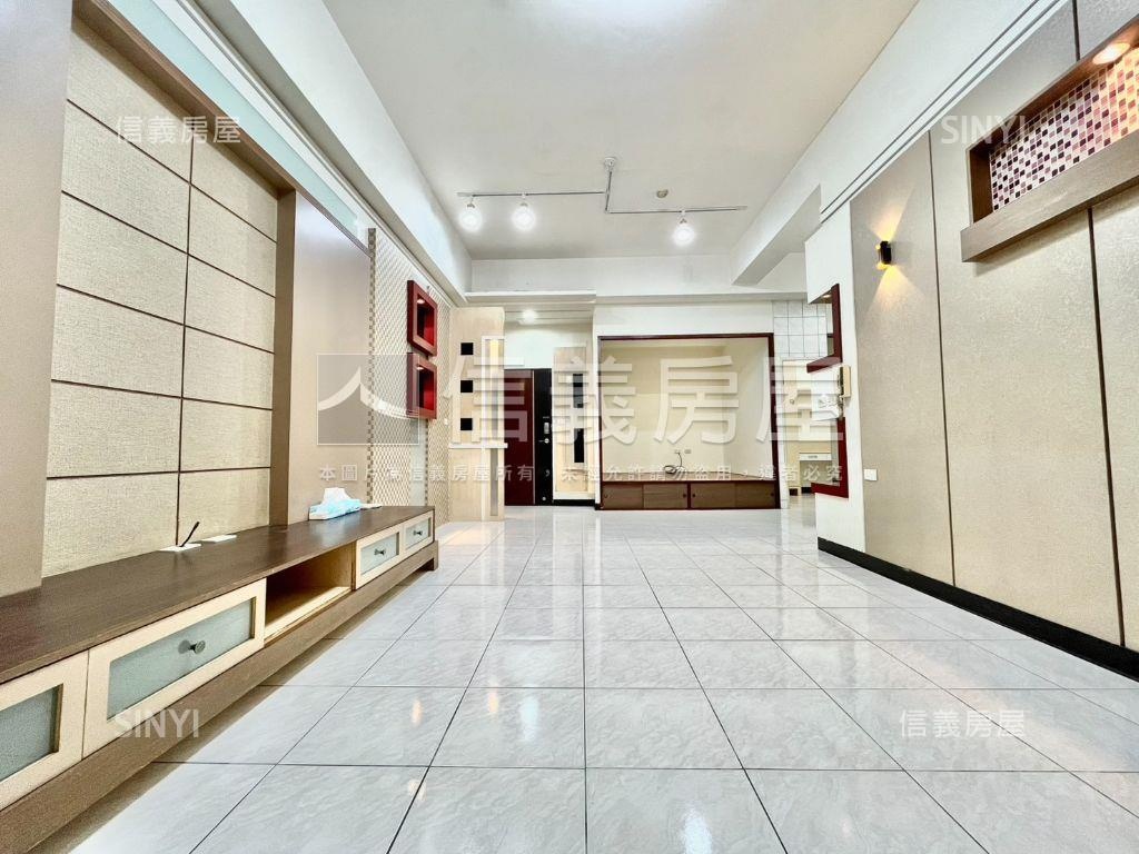 大橋｜挑高小資三房附車位房屋室內格局與周邊環境