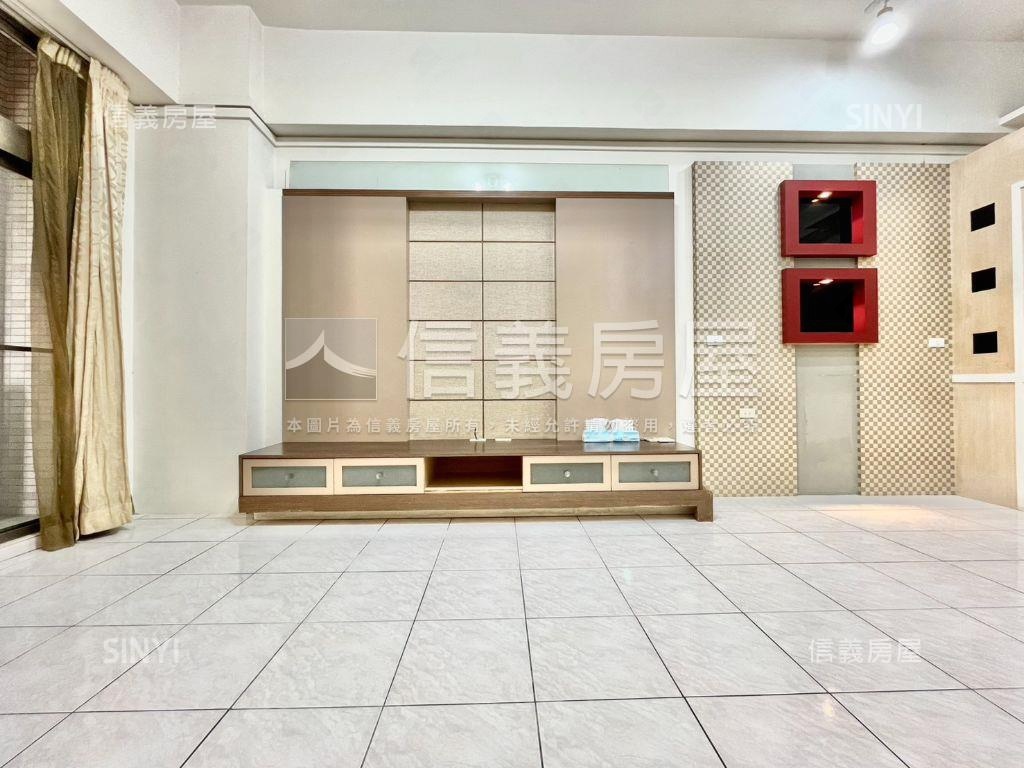 大橋｜挑高小資三房附車位房屋室內格局與周邊環境