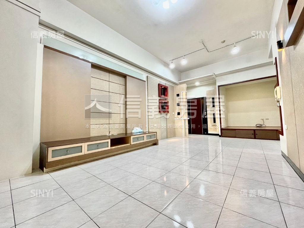 大橋｜挑高小資三房附車位房屋室內格局與周邊環境