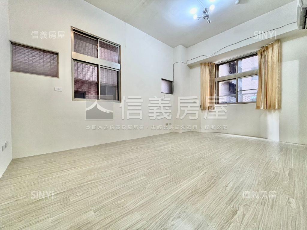 大橋｜挑高小資三房附車位房屋室內格局與周邊環境