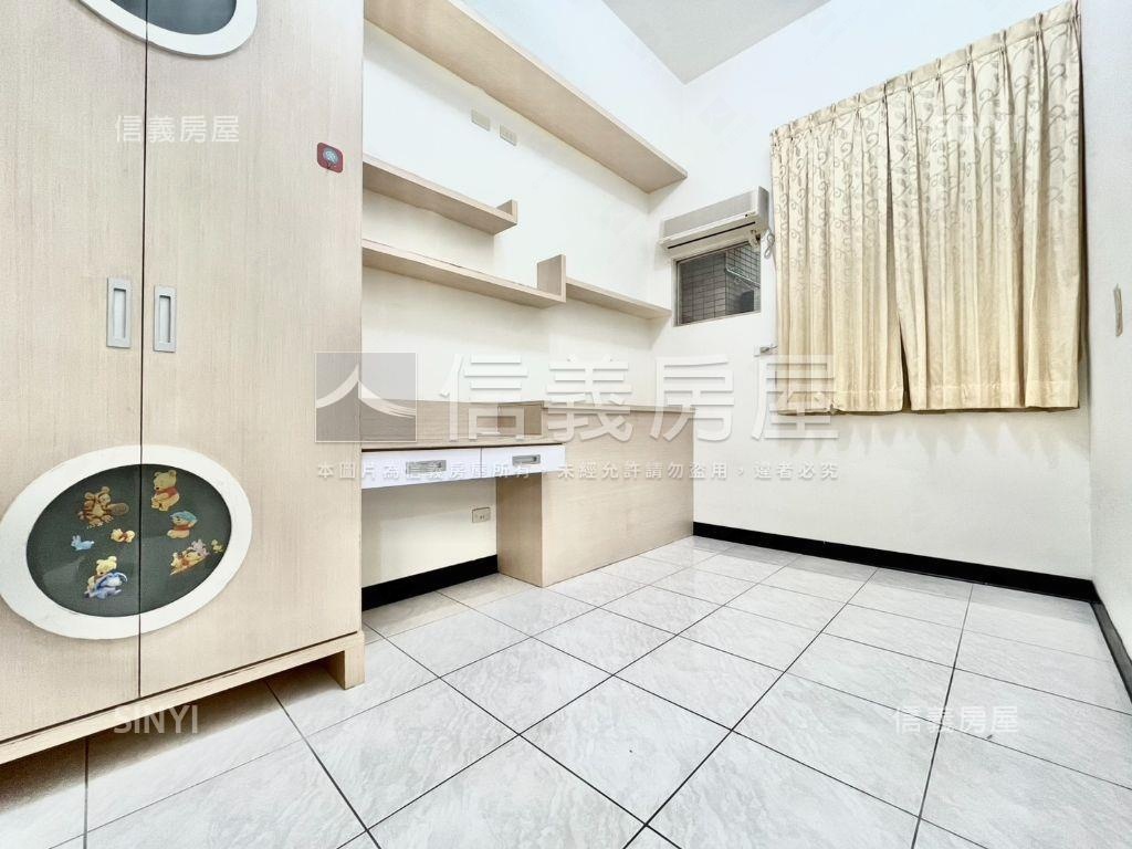 大橋｜挑高小資三房附車位房屋室內格局與周邊環境