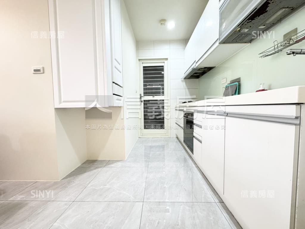 昌禾原相次頂樓視野採光屋房屋室內格局與周邊環境