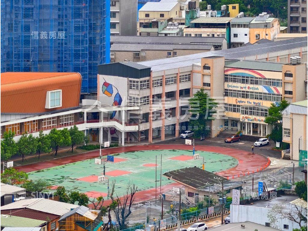 東騰青一高樓景觀三房車位房屋室內格局與周邊環境