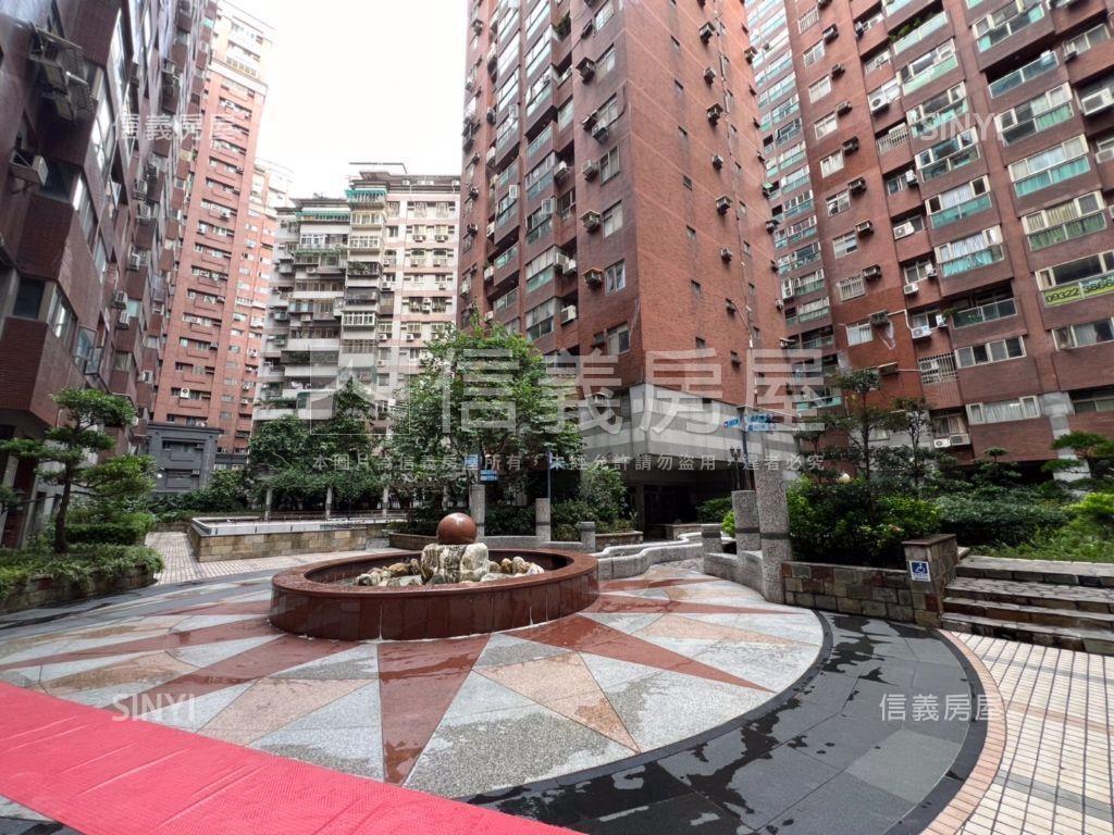 仁愛特區長隄高樓套房房屋室內格局與周邊環境