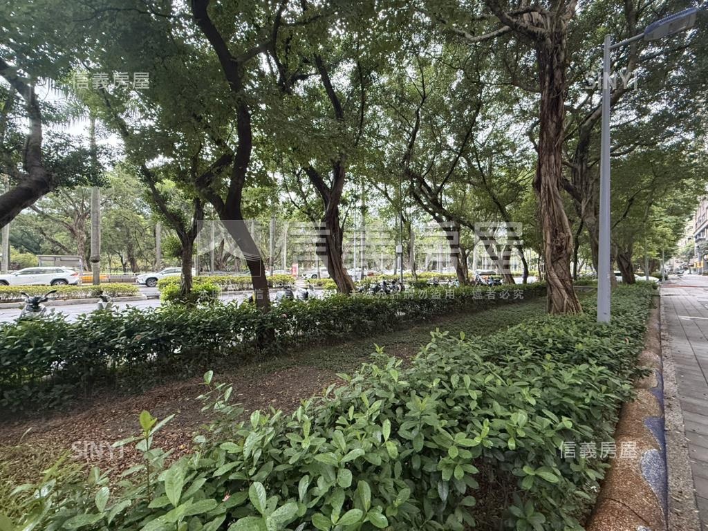 仁愛尚華面林蔭旗艦店面房屋室內格局與周邊環境