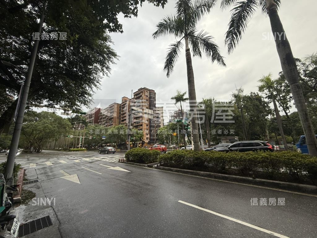 仁愛尚華面林蔭旗艦店面房屋室內格局與周邊環境