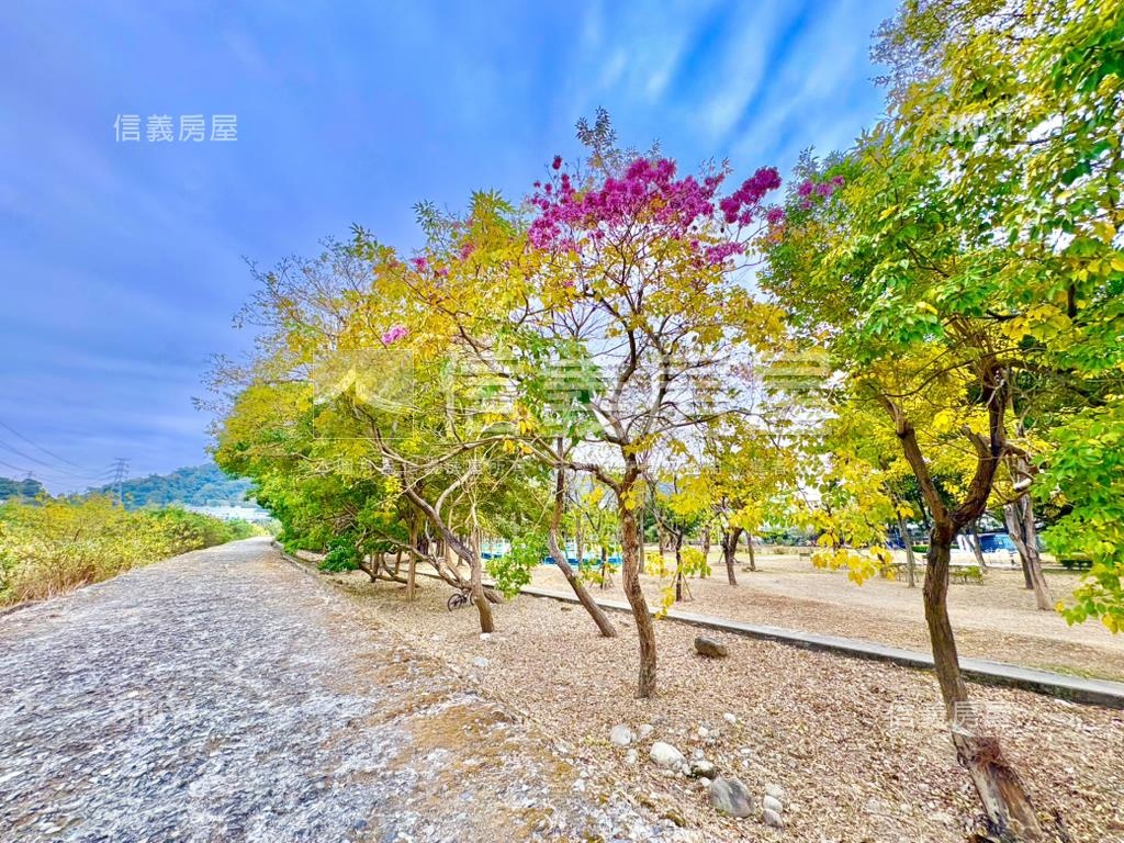 雲山硯Ｃ棟兩房平車房屋室內格局與周邊環境