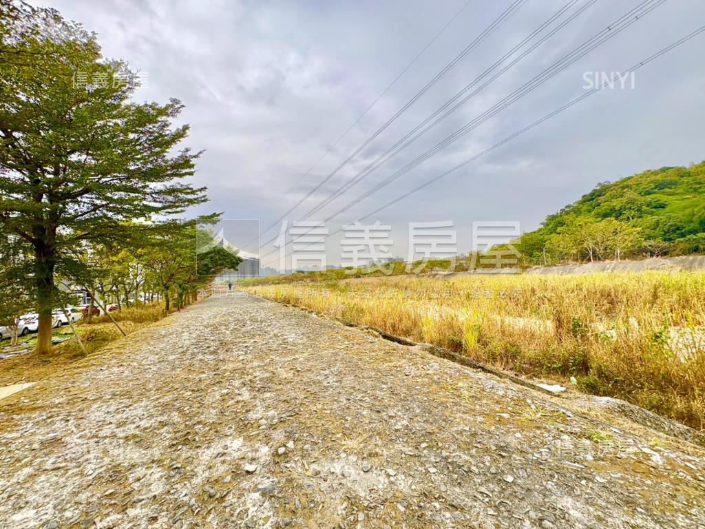 雲山硯Ｃ棟兩房平車房屋室內格局與周邊環境