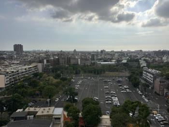 崇明路高樓景觀三房車位