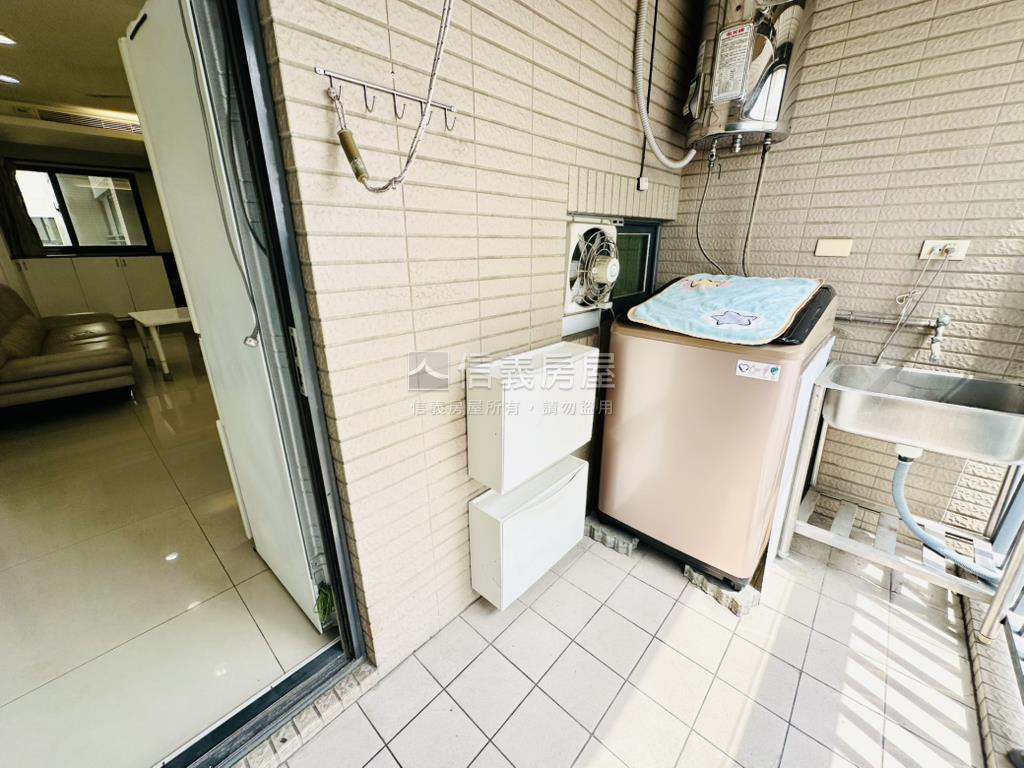 大里二期興大視野兩房車位房屋室內格局與周邊環境