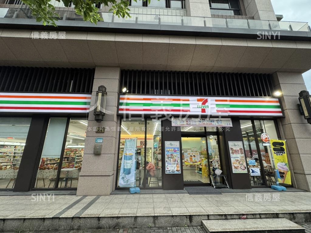 金鶯花園美景３房車位房屋室內格局與周邊環境