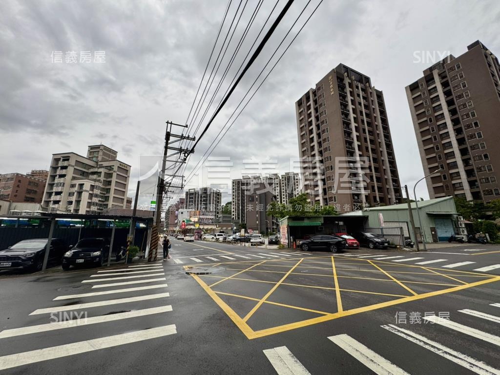 金鶯花園美景３房車位房屋室內格局與周邊環境