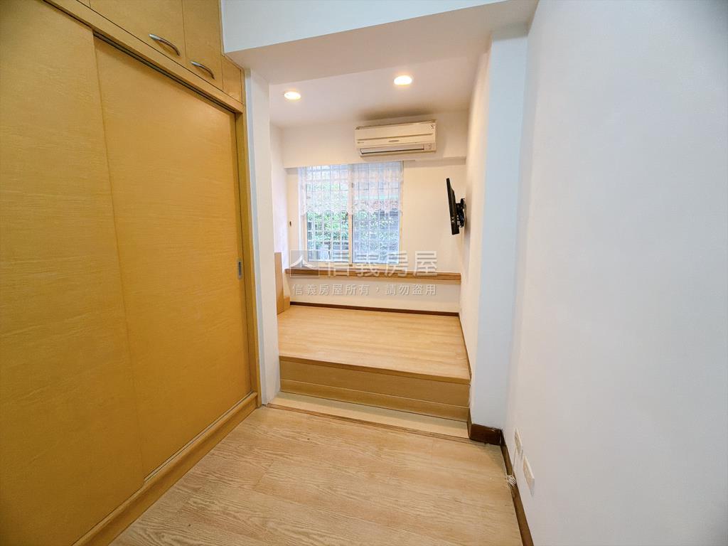 萬芳採光庭院戶房屋室內格局與周邊環境