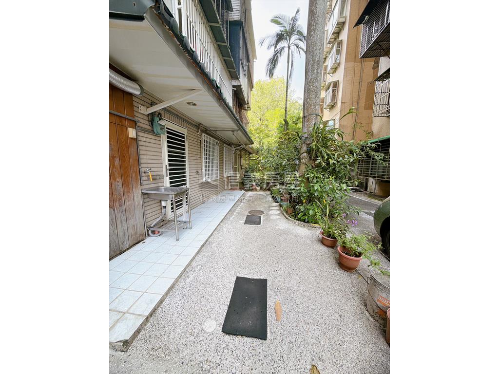 萬芳採光庭院戶房屋室內格局與周邊環境