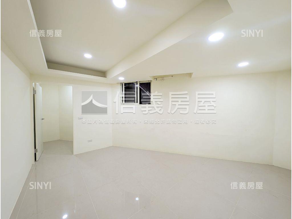 林森路活巷車庫三房一樓房屋室內格局與周邊環境