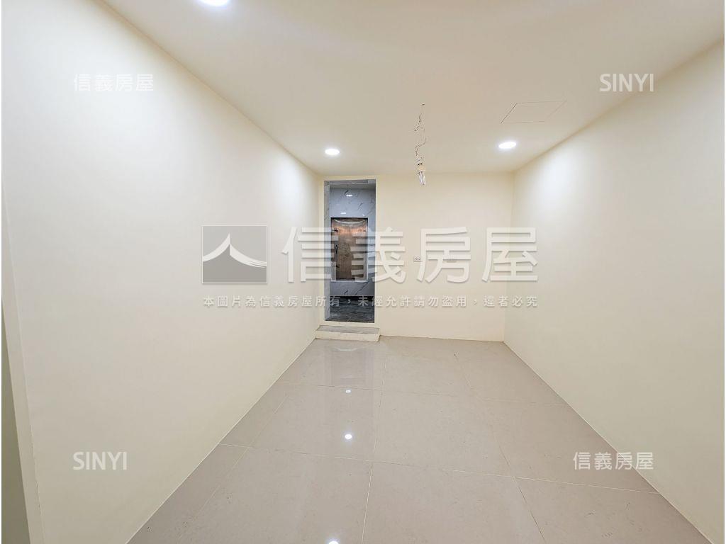 林森路活巷車庫三房一樓房屋室內格局與周邊環境