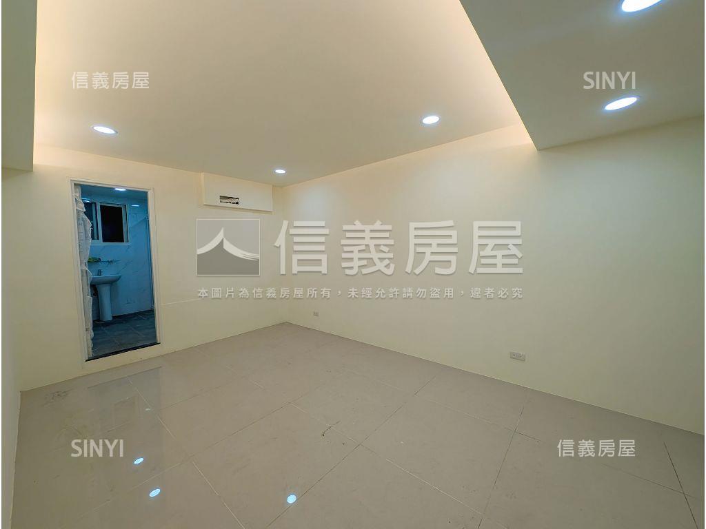 林森路活巷車庫三房一樓房屋室內格局與周邊環境