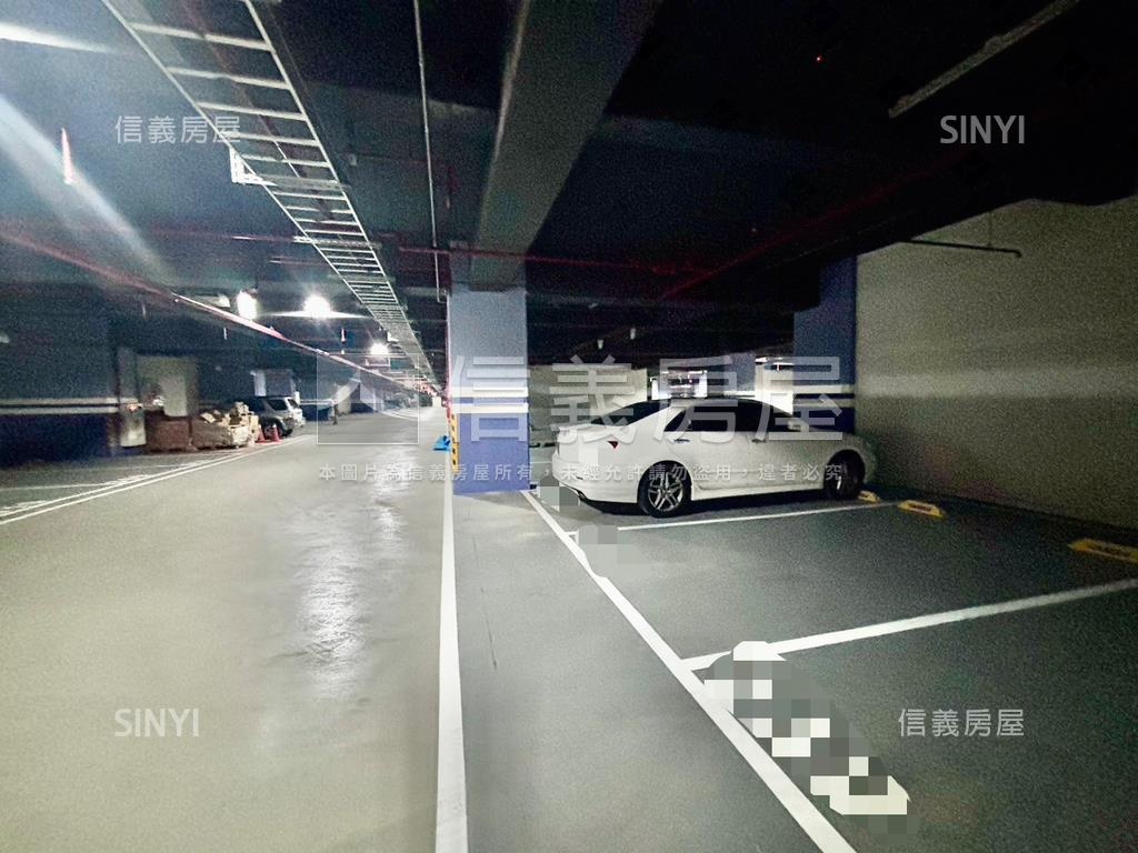 新青安皇普視野３房平車房屋室內格局與周邊環境
