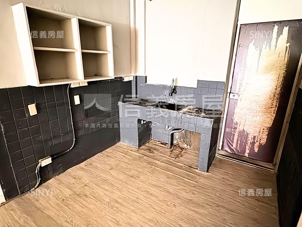 南京伊通一樓店辦房屋室內格局與周邊環境