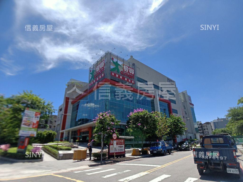 南雅西路黃金吸金店面房屋室內格局與周邊環境