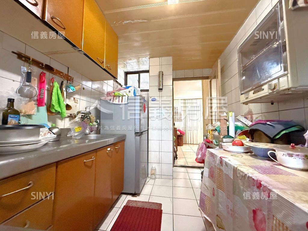 三重站₊˚☆稀有３房釋出房屋室內格局與周邊環境