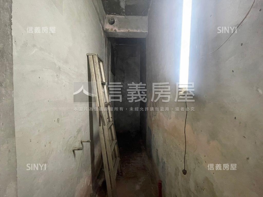 建國市場‧角間寬店面房屋室內格局與周邊環境