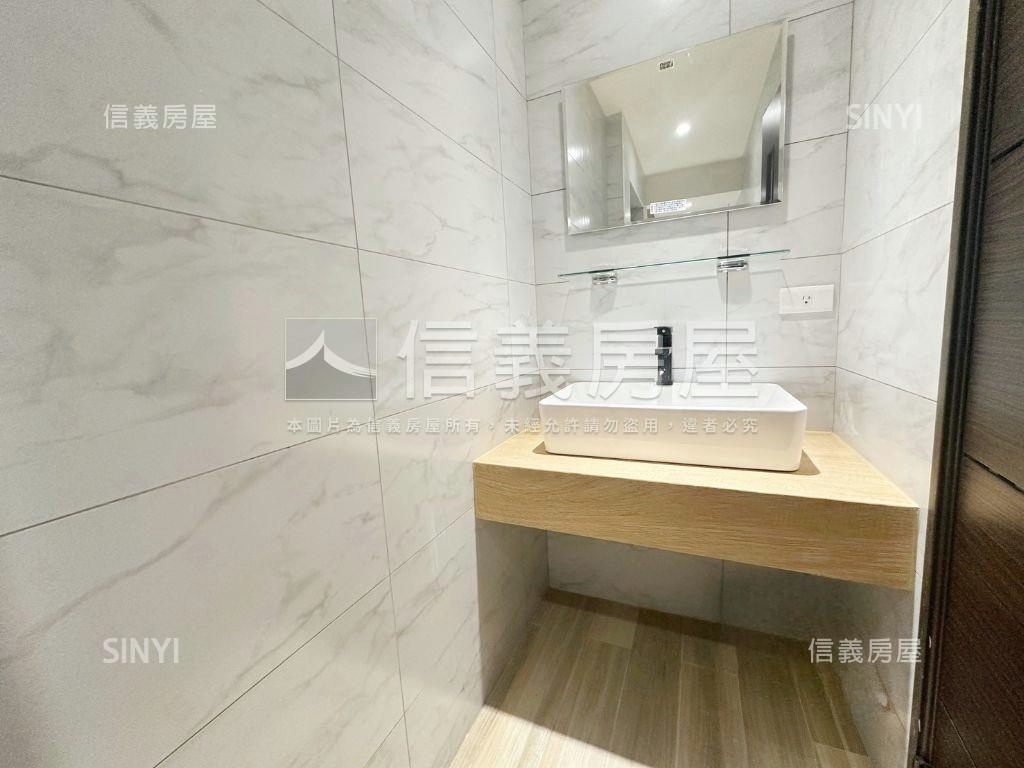 楠梓活巷住宅美車墅房屋室內格局與周邊環境