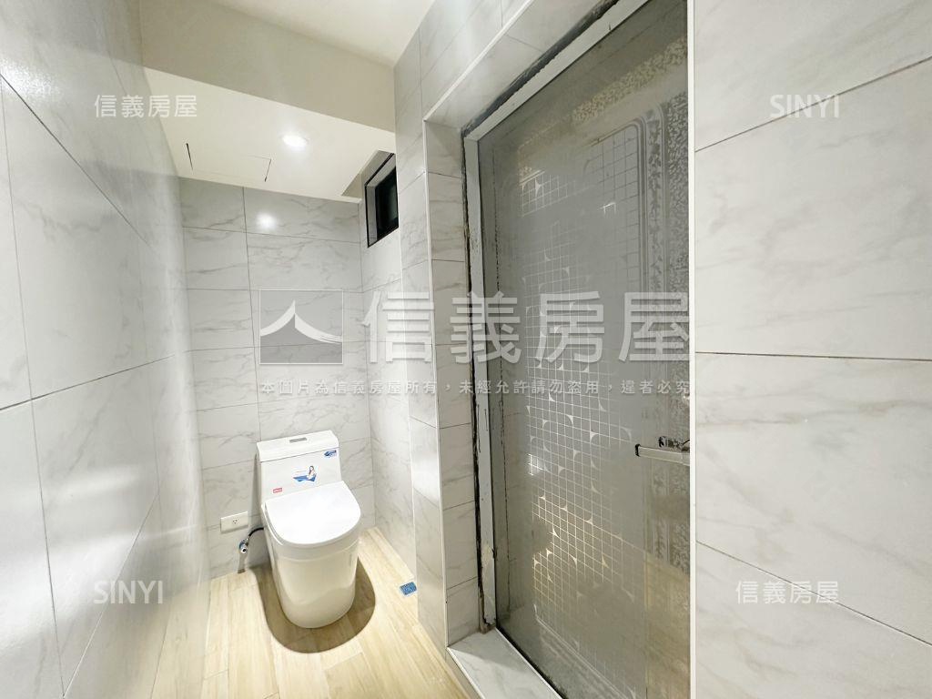 楠梓活巷住宅美車墅房屋室內格局與周邊環境